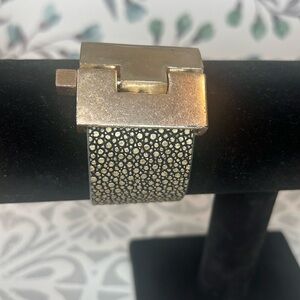 Leighelena Silver and Gray Stingray Cuff Bracelet